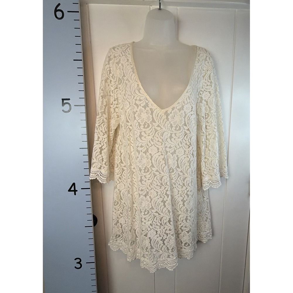 Adore Me Blouse Size 0X Cream White Bell Sleeve Floral Lace Romantic Cottagecore